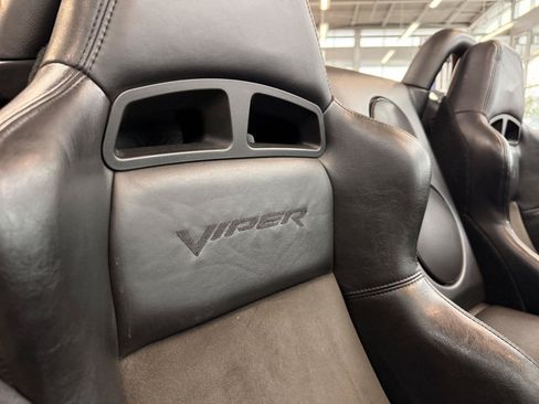 Used 2003 Dodge Viper SRT-10 RWD image 28