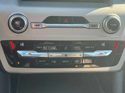 Used 2021 Ford Explorer XLT w/ Equipment Group 202A image 17