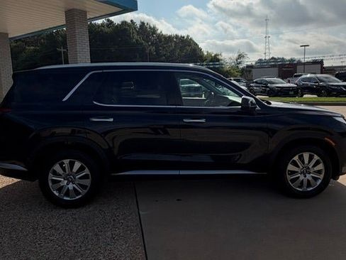 Used 2024 Hyundai Palisade SEL FWD image 2