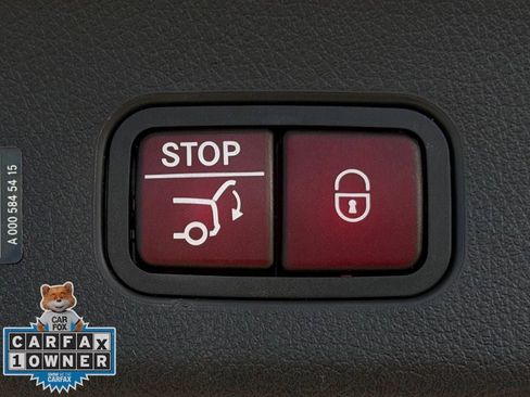 Used 2024 Mercedes-Benz GLC 300 4MATIC image 24