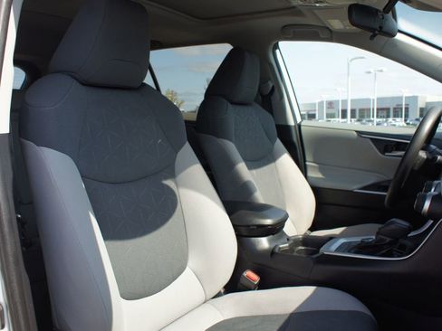 Used 2019 Toyota RAV4 XLE image 23