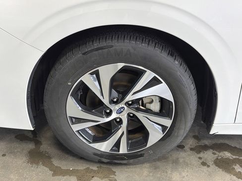 Used 2025 Subaru Legacy Premium AWD/4WD image 9
