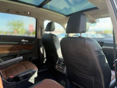 Used 2022 Volkswagen Atlas SEL Premium AWD/4WD image 19