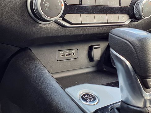 Used 2024 Nissan Altima 2.5 SV image 12