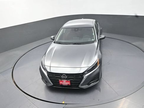 Used 2024 Nissan Altima 2.5 SV FWD image 23