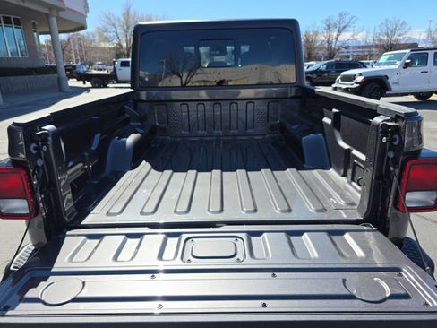 New 2026 Jeep Gladiator Sport AWD/4WD image 11