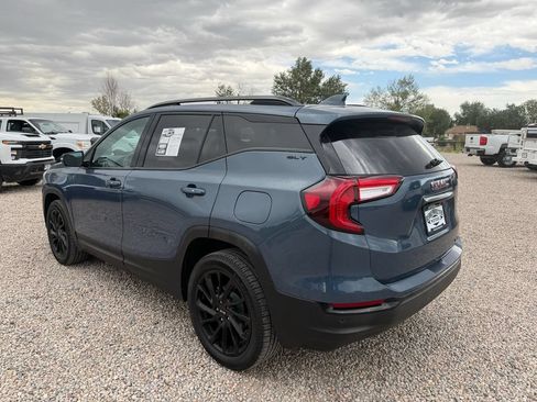 Used 2024 GMC Terrain SLT w/ Infotainment Package II AWD/4WD image 7