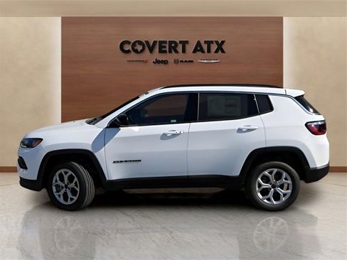 New 2026 Jeep Compass Latitude image 2