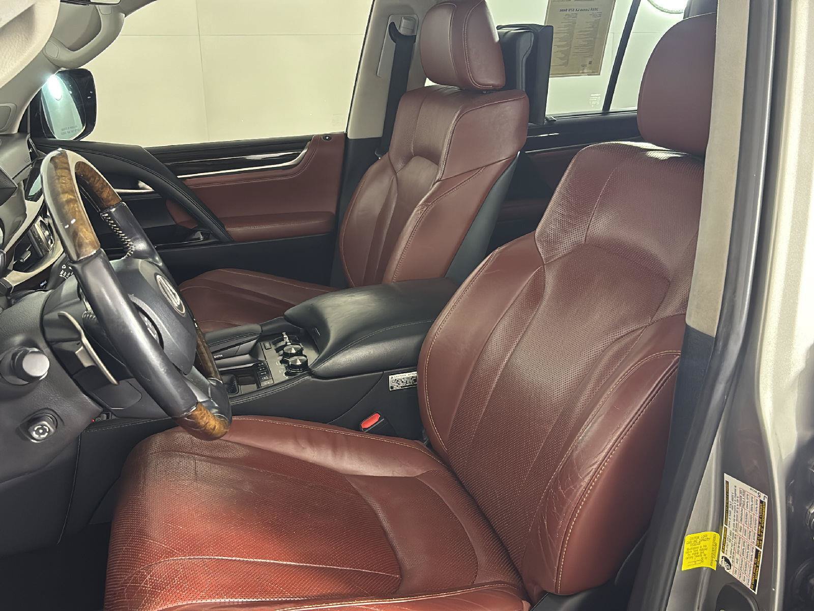 Used 2016 Lexus LX 570 4WD w/ Luxury Package image 19