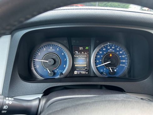 Used 2019 Toyota Sienna XLE image 16