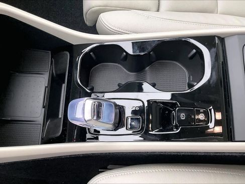 New 2026 Volvo XC40 B5 Plus w/ Protection Package Premier image 10