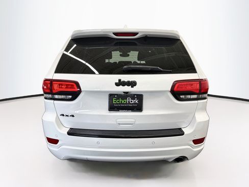 Used 2018 Jeep Grand Cherokee Altitude AWD/4WD image 7