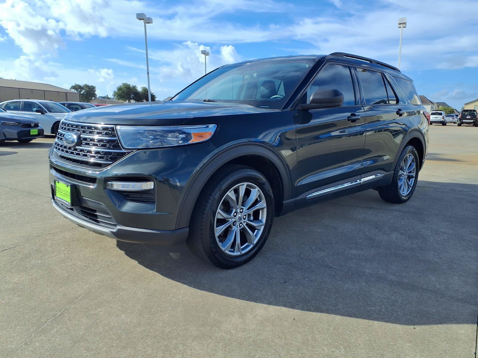 Used 2023 Ford Explorer XLT w/ Equipment Group 202A RWD image 6