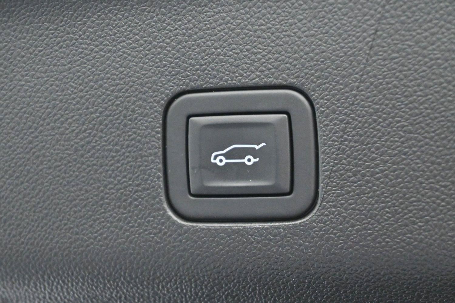 Used 2023 GMC Yukon Denali Ultimate AWD/4WD image 19