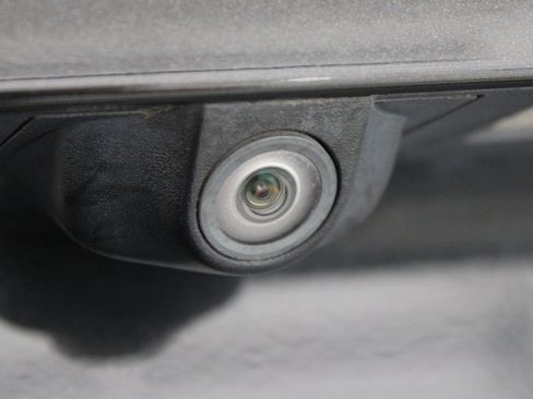 Used 2016 Dodge Grand Caravan SXT FWD image 14