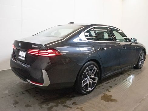Certified 2026 BMW 530i xDrive w/ Premium Package AWD/4WD image 4