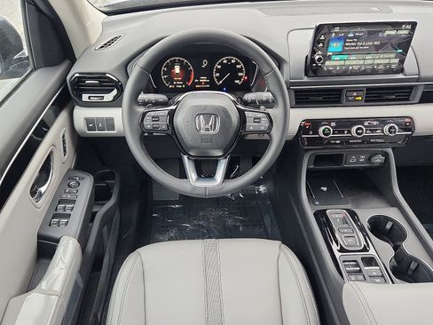 New 2025 Honda Pilot EX-L image 7