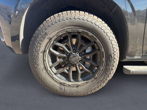 Used 2024 GMC Yukon AT4 w/ Technology Package image 14