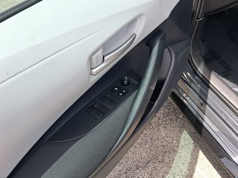 Used 2026 Toyota Corolla SE FWD image 14