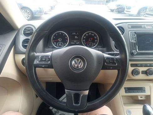 Used 2017 Volkswagen Tiguan S image 15