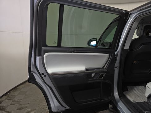 Used 2024 Rivian R1S Adventure AWD/4WD image 17