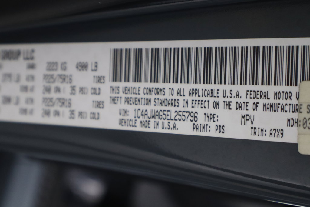 Used 2014 Jeep Wrangler Sport w/ Connectivity Group AWD/4WD image 27