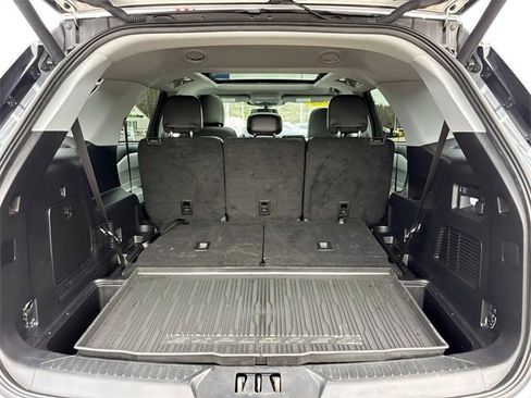 Used 2022 Ford Explorer XLT w/ Equipment Group 202A image 17