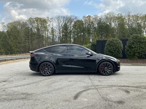 Used 2025 Tesla Model Y Performance image 5