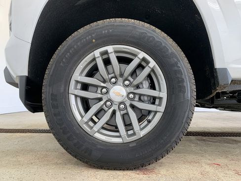 New 2024 Chevrolet Colorado LT w/ LT Convenience Package III image 8