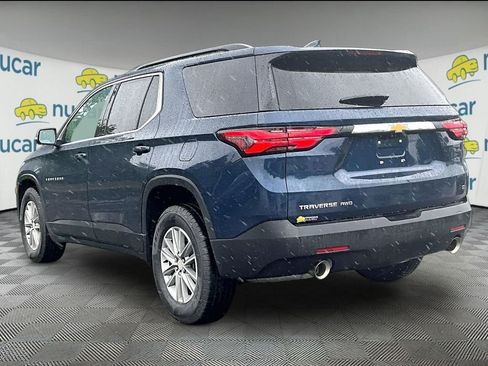 Used 2023 Chevrolet Traverse LT w/ Rear Camera Mirror Package AWD/4WD image 4