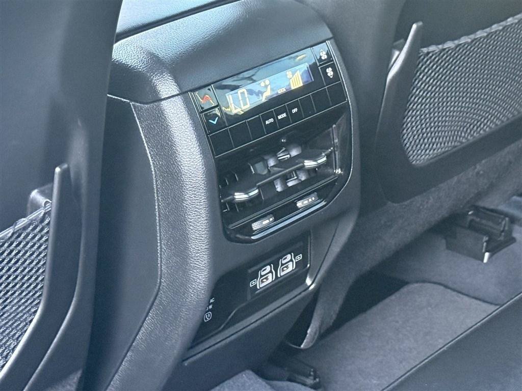 Used 2023 Jeep Grand Cherokee L Laredo AWD/4WD image 26