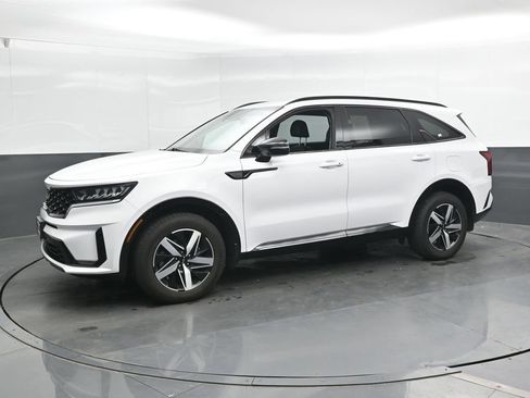 Used 2022 Kia Sorento S FWD image 8