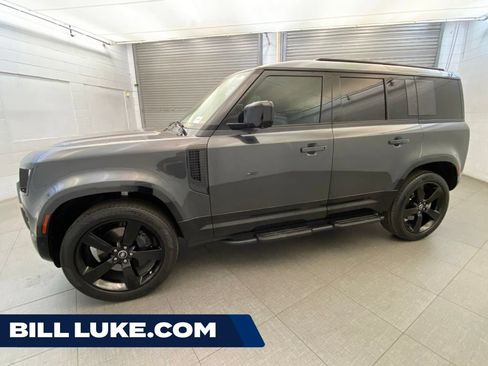 Used 2025 Land Rover Defender 110 X-Dynamic SE AWD/4WD image 1