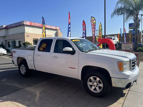 Used 2007 GMC Sierra 1500 SLT w/ Z71 Off-Road Package image 14