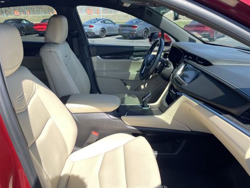 Used 2018 Cadillac XT5 Base image 19