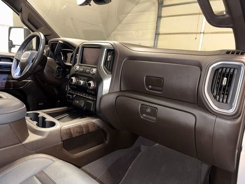 Used 2021 GMC Sierra 3500 Denali w/ Denali Ultimate Package image 25