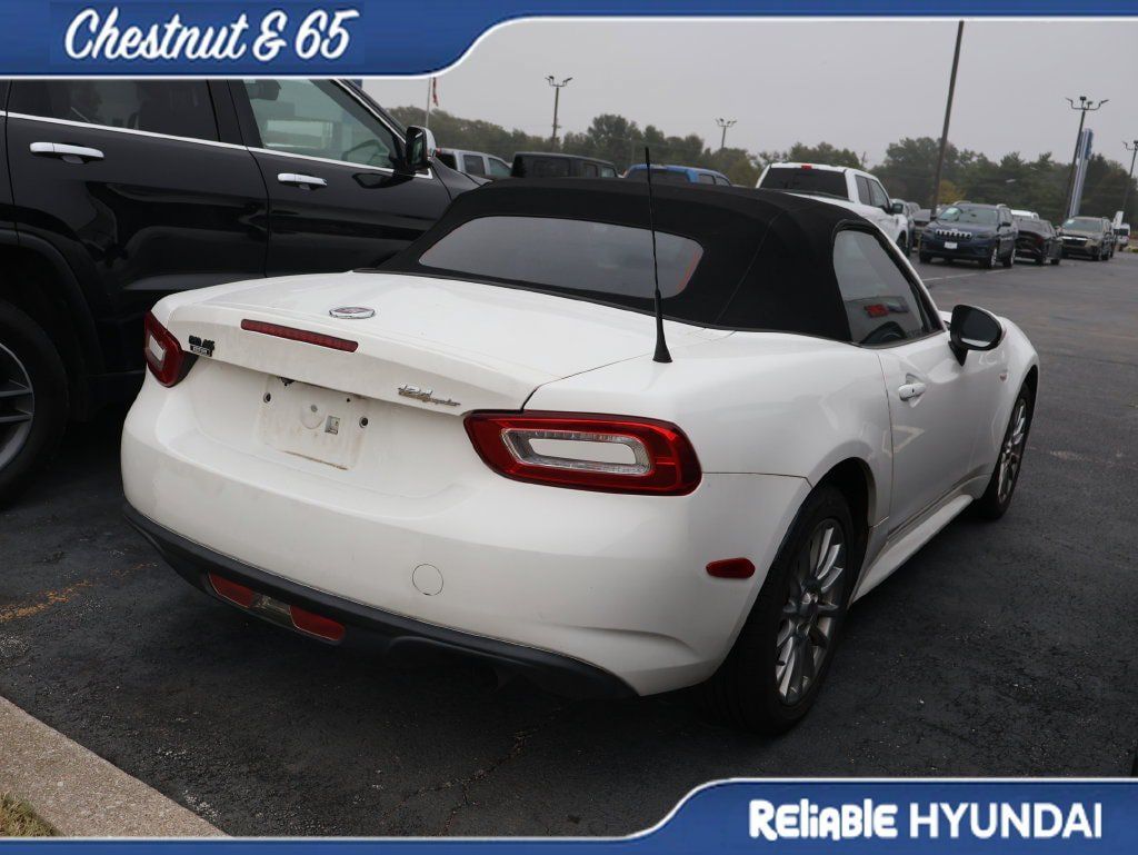 Used 2017 FIAT 124 Spider Classica RWD image 22