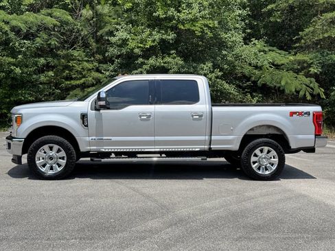 Used 2017 Ford F250 Lariat w/ Lariat Ultimate Package image 2