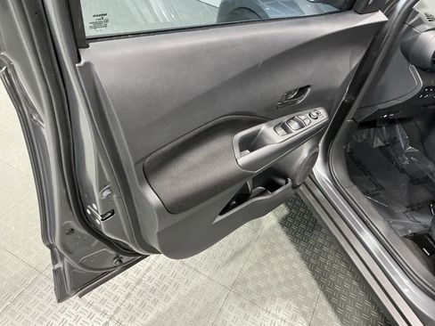 Used 2024 Nissan Kicks S image 23