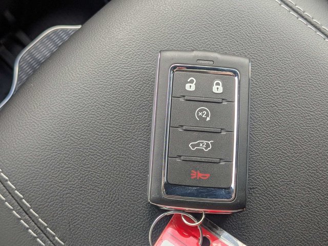 New 2027 Jeep Grand Cherokee Altitude AWD/4WD image 32