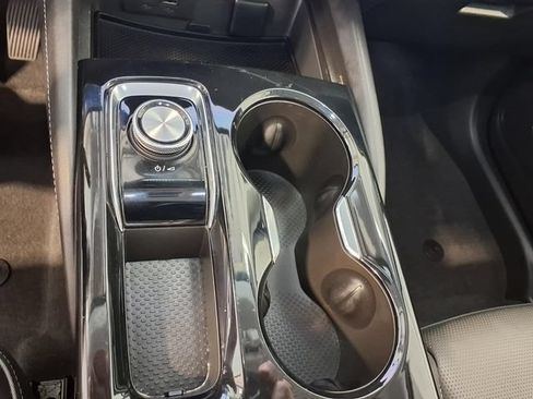 Used 2025 Buick Envision Avenir AWD/4WD image 16