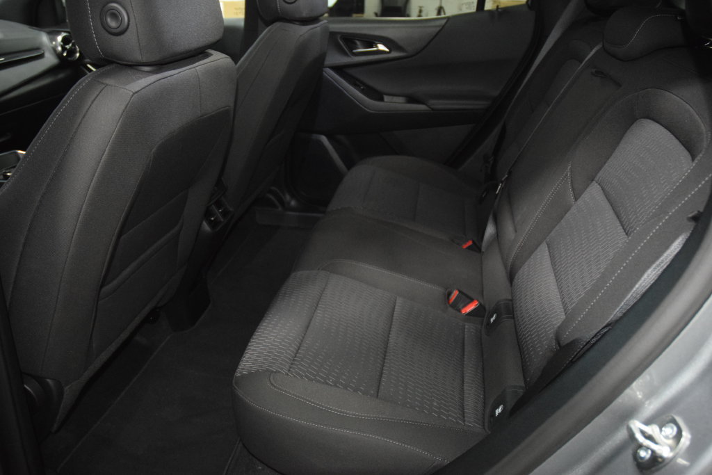Used 2026 Chevrolet Equinox LT AWD/4WD image 39
