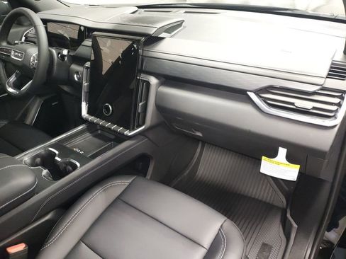 New 2026 GMC Acadia Elevation w/ Black Edition image 8