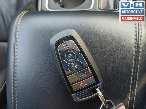 Used 2022 Lincoln Corsair Reserve AWD/4WD image 13