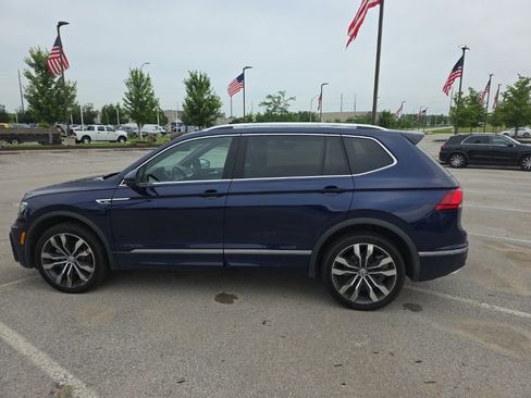 Used 2021 Volkswagen Tiguan SEL Premium R-Line w/ 3rd Row Seat Package AWD/4WD image 8