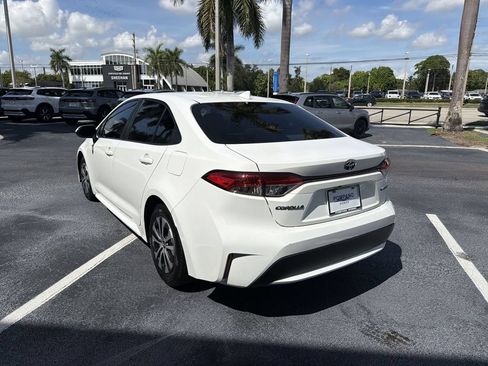 Used 2022 Toyota Corolla LE FWD image 6