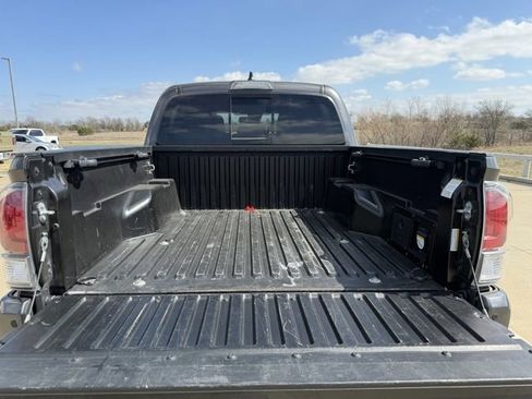 Used 2023 Toyota Tacoma TRD Off-Road w/ Technology Package image 5