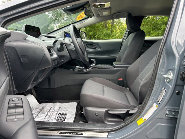 Used 2024 Toyota Prius LE AWD/4WD image 19