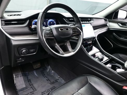 Used 2022 Jeep Grand Cherokee L Limited image 13