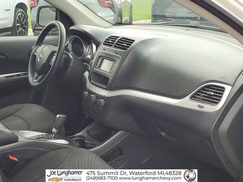 Used 2019 Dodge Journey SE w/ Blacktop Package FWD image 28
